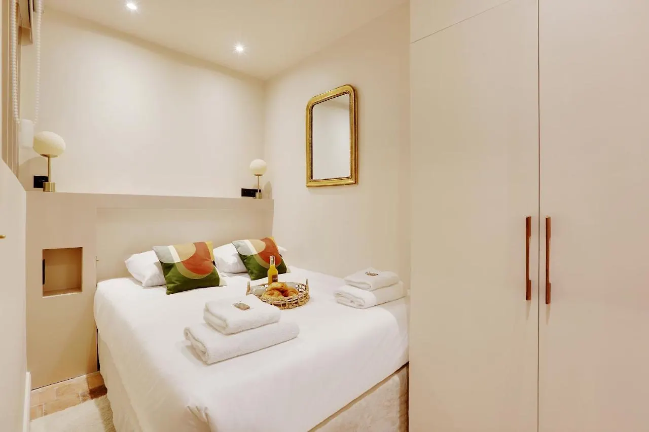 Elegant Apartment In Le Marais Paříž 0*,  Francie