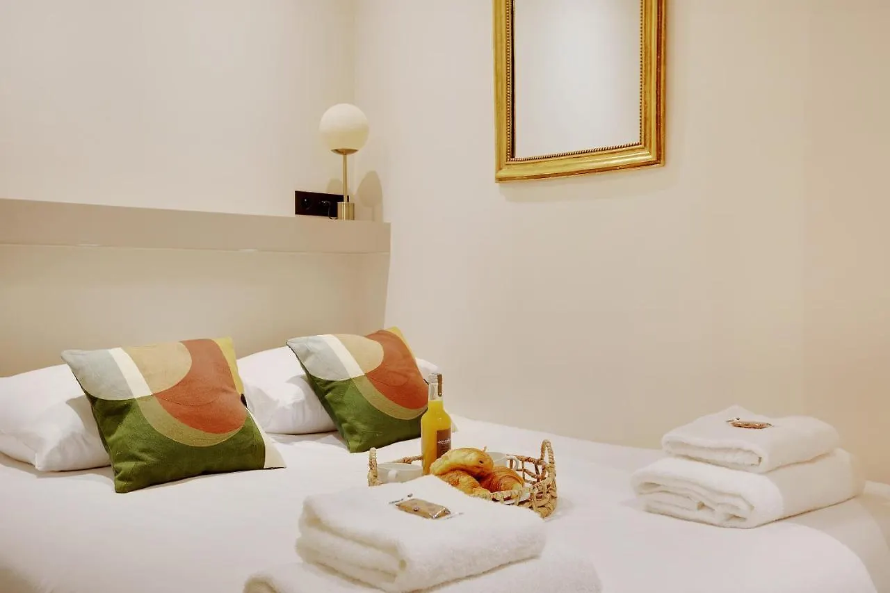 Elegant Apartment In Le Marais Paříž