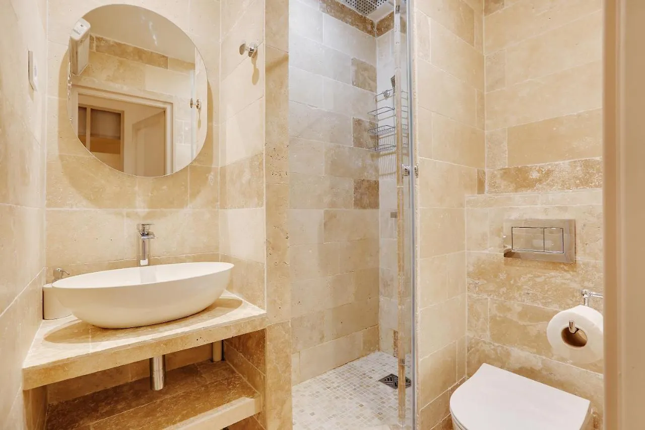Elegant Apartment In Le Marais Paris