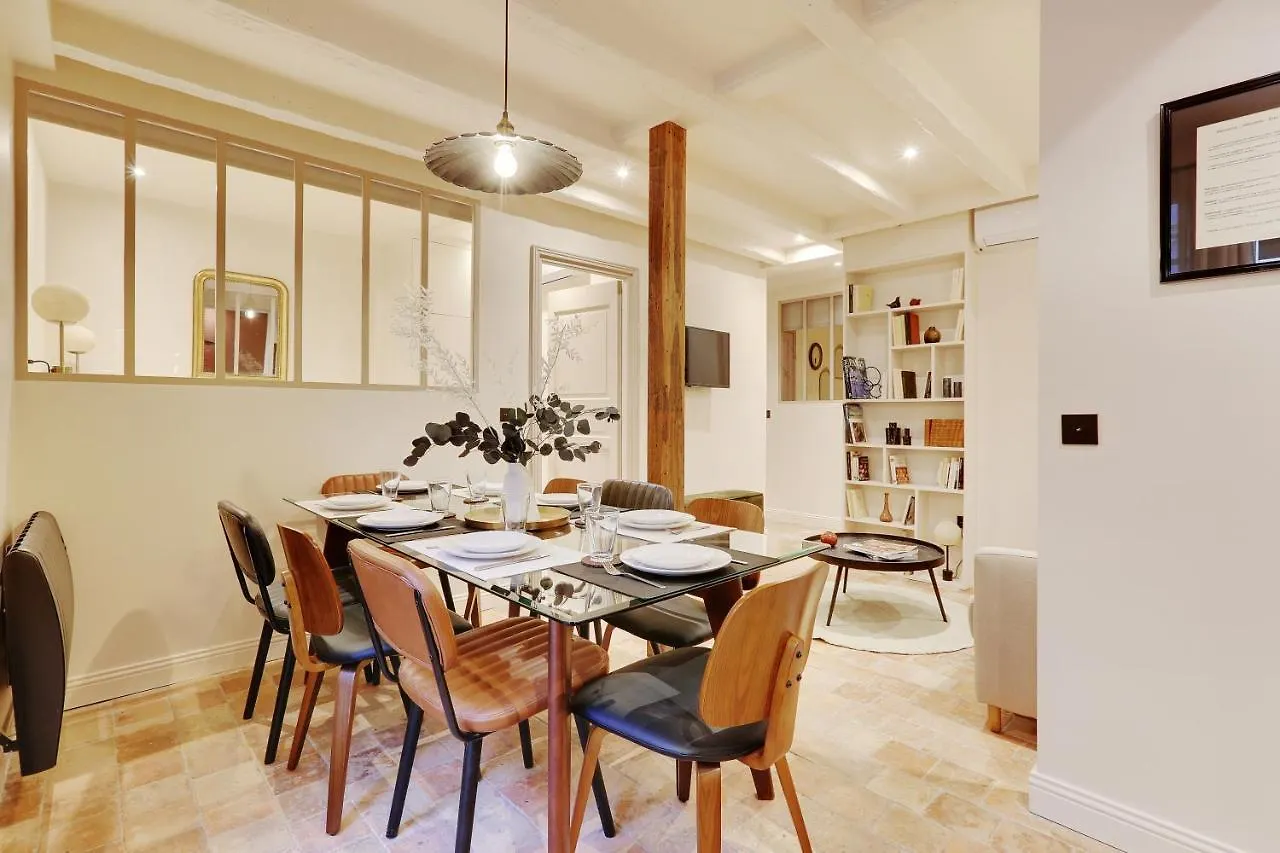 Elegant Apartment In Le Marais パリ フランス