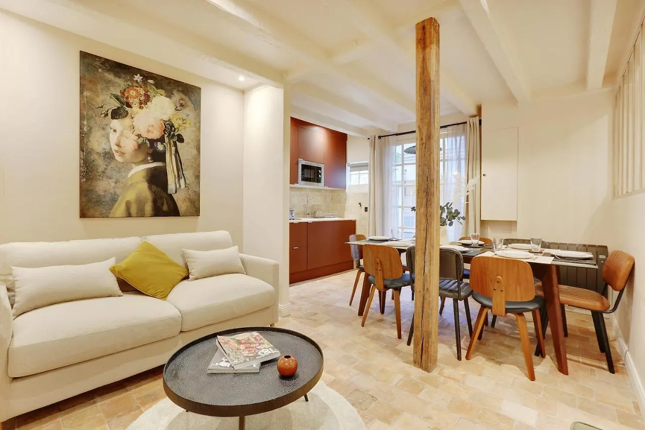 Elegant Apartment In Le Marais パリ